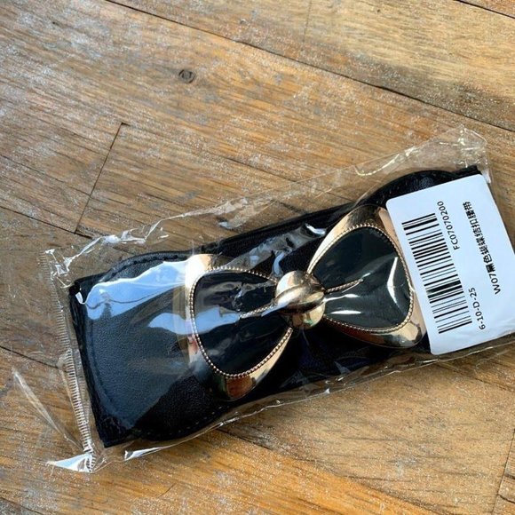 Belt bow metal closure elastic band NWT - Picture 2 of 5